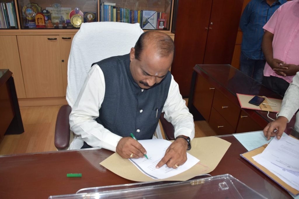 Honarable Vice-Chancellor I/c Assumes Office- Photos